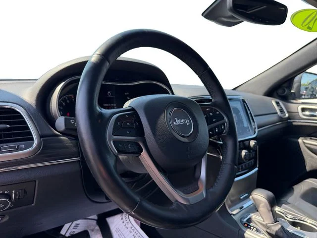 Used 2020 Silver Jeep Limited image 14