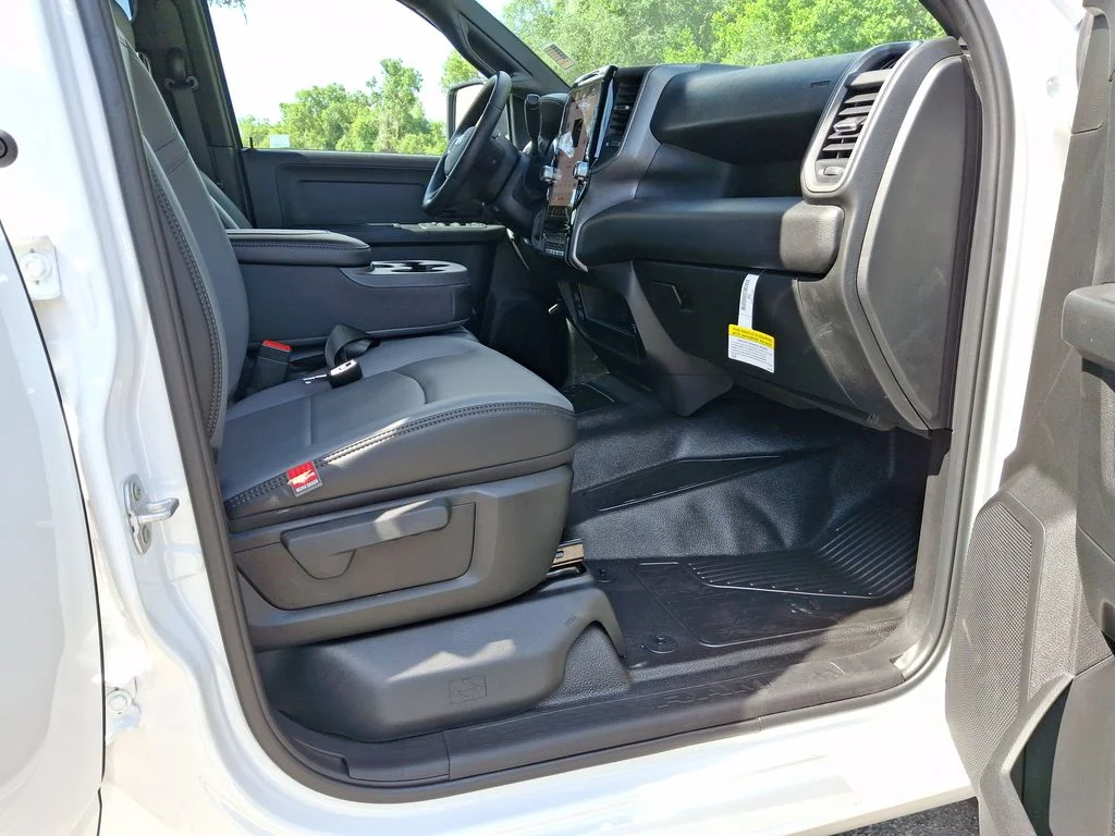 New 2025 Bright White Clearcoat RAM Tradesman image 10