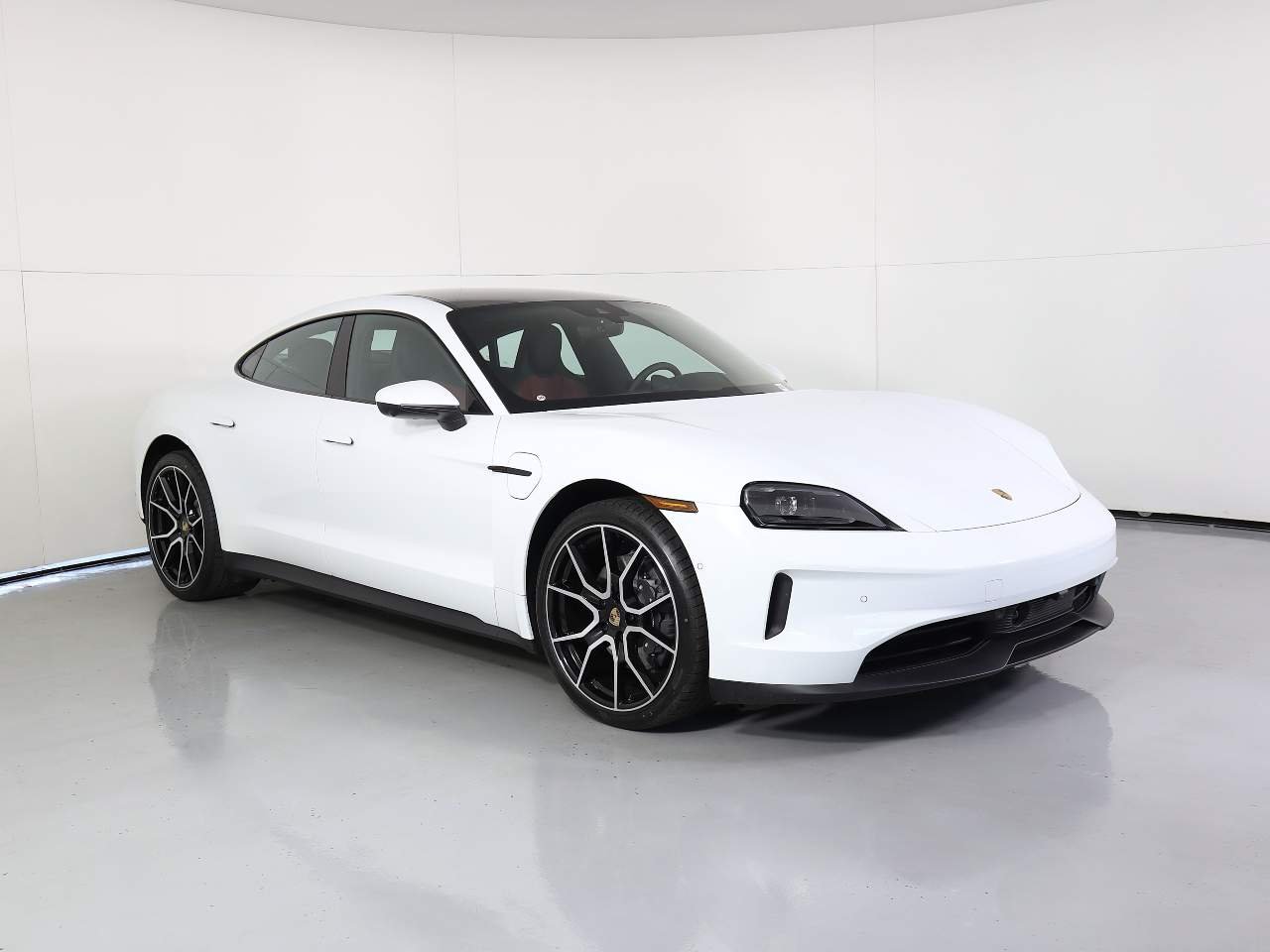 2025 Porsche Taycan Base - Photo 9