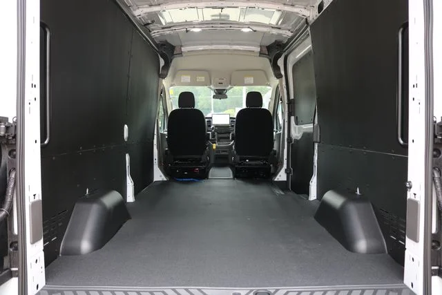 New 2026 Oxford White Ford Cargo Van image 31