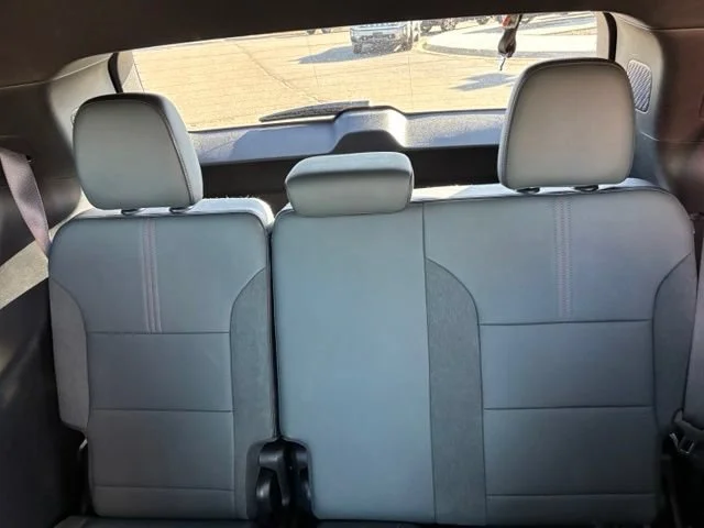 Used 2024 Sterling Metallic GMC AT4 image 19