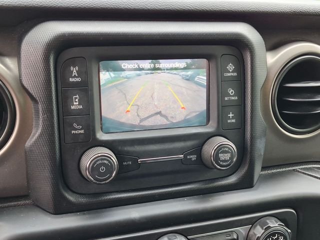 Used 2021 Silver Jeep Unlimited Sport image 18