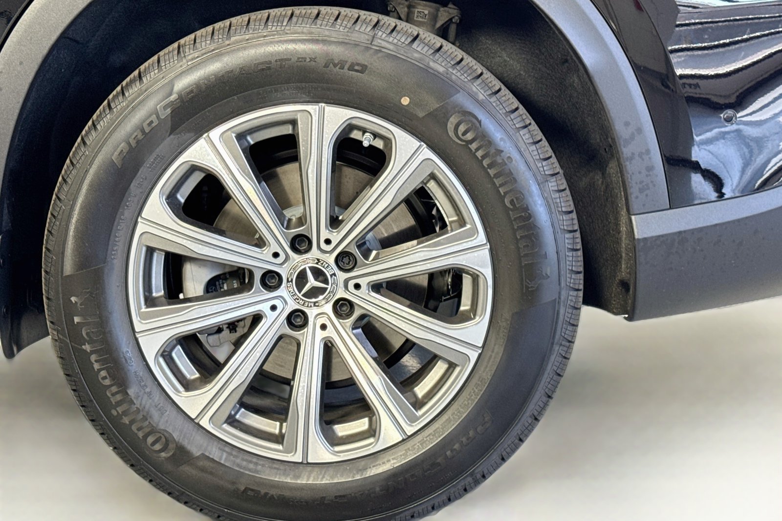New 2026 Black Mercedes-Benz GLC 300 image 28