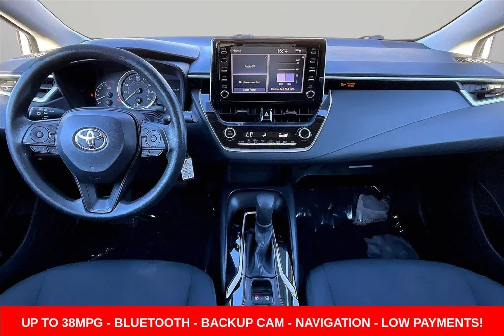 Used 2020 White Toyota LE image 7