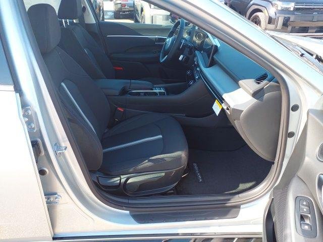 New 2026 Silver Hyundai SEL Sport image 13