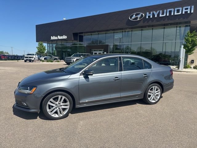 2017 Volkswagen Jetta 1.8T SEL Auto's photo