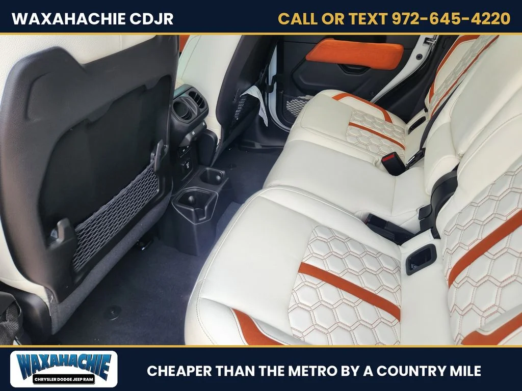 New 2026 Bright White Clear-Coat Exterior Paint Jeep Mojave image 23