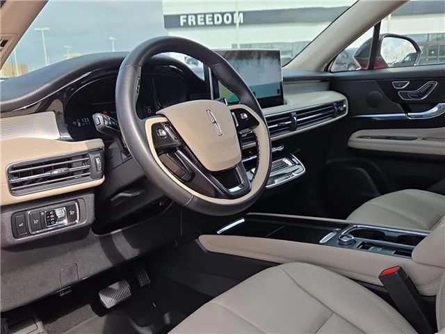 Used 2025 Red Carpet Metallic Tinted Clearcoat Lincoln Premiere Front-Wheel Drive image 8