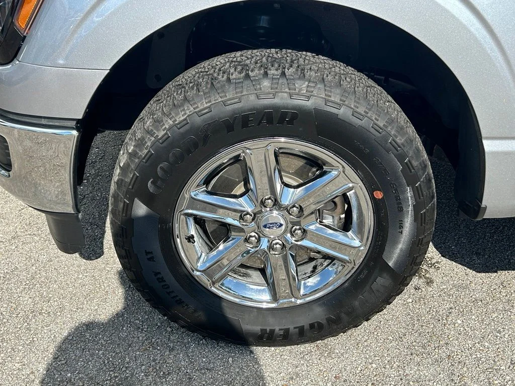 Certified Used 2025 Silver Metallic Ford XLT image 18
