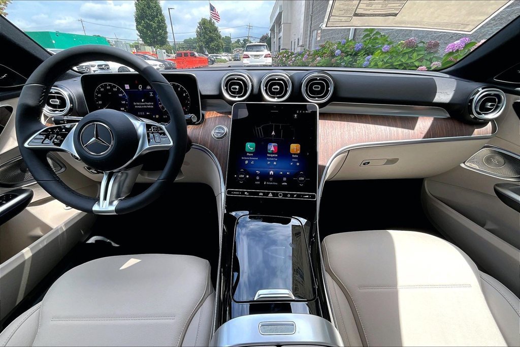 New 2026 MANUFAKTUR Moonlight White Metallic Mercedes-Benz C 300 image 19