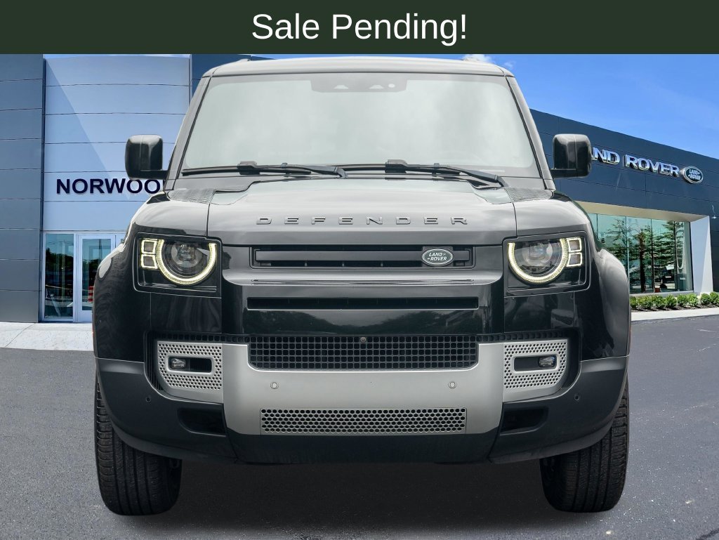 Used 2024 Santorini Black Metallic Land Rover S image 3