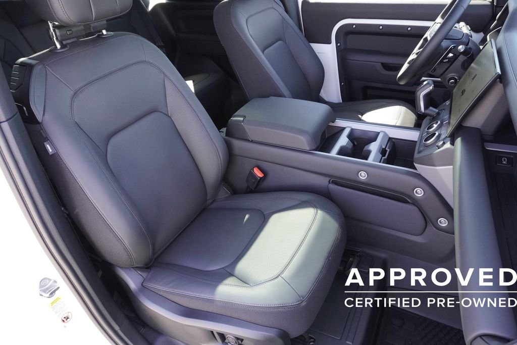 Certified Used 2026 White Land Rover V8 image 25