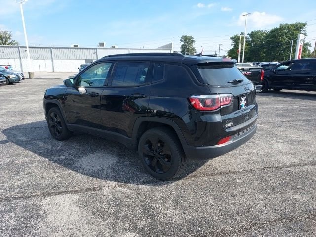 Used 2018 Black Jeep Latitude image 6