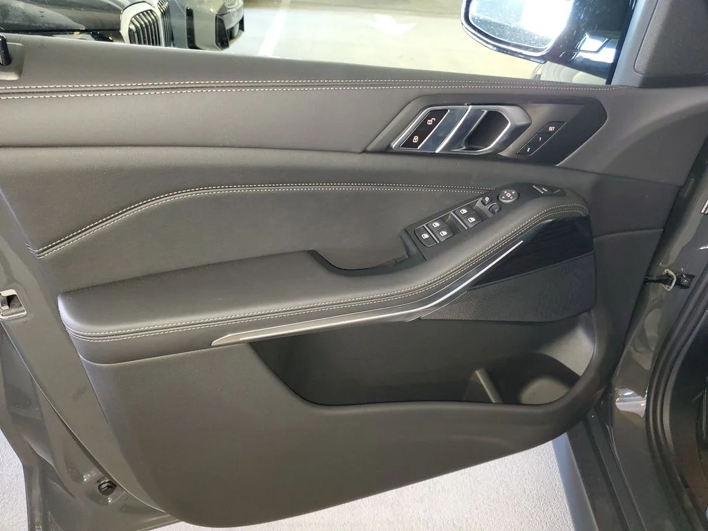 Used 2026 Dravit Grey Metallic BMW sDrive40i image 14