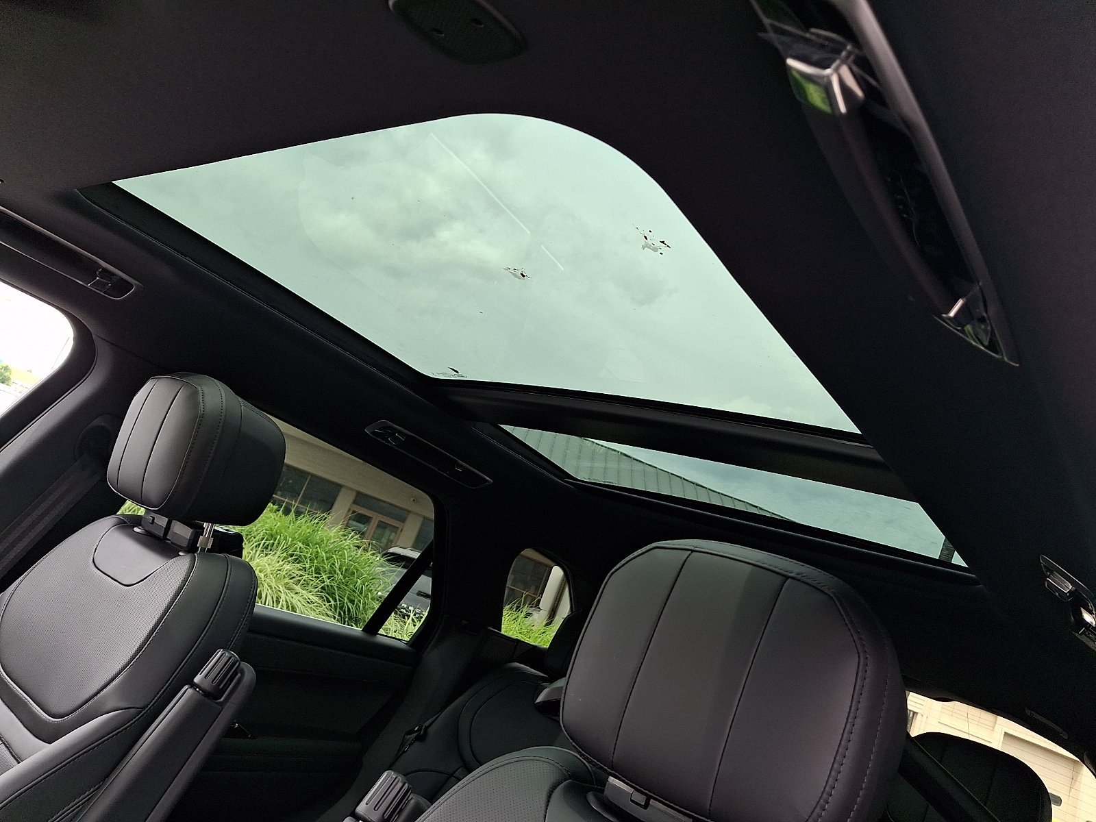New 2026 Fuji White Land Rover SE image 11