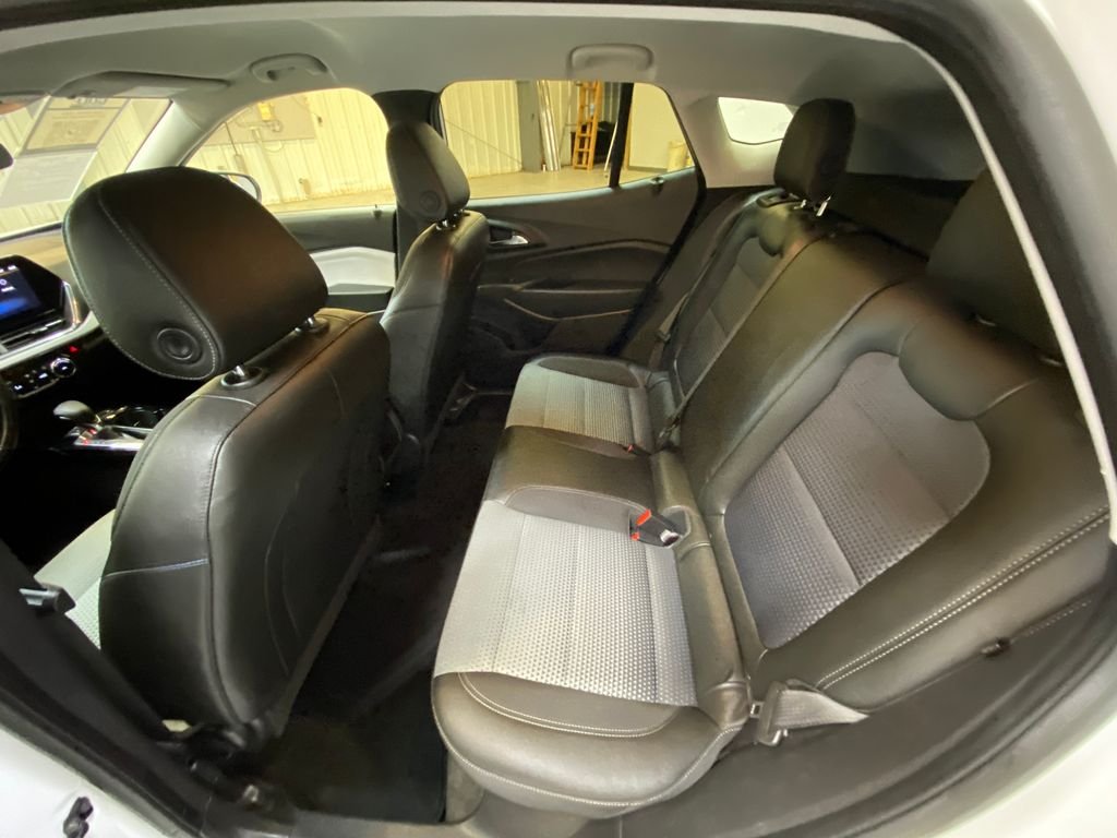 Used 2025 White Chevrolet LT image 23