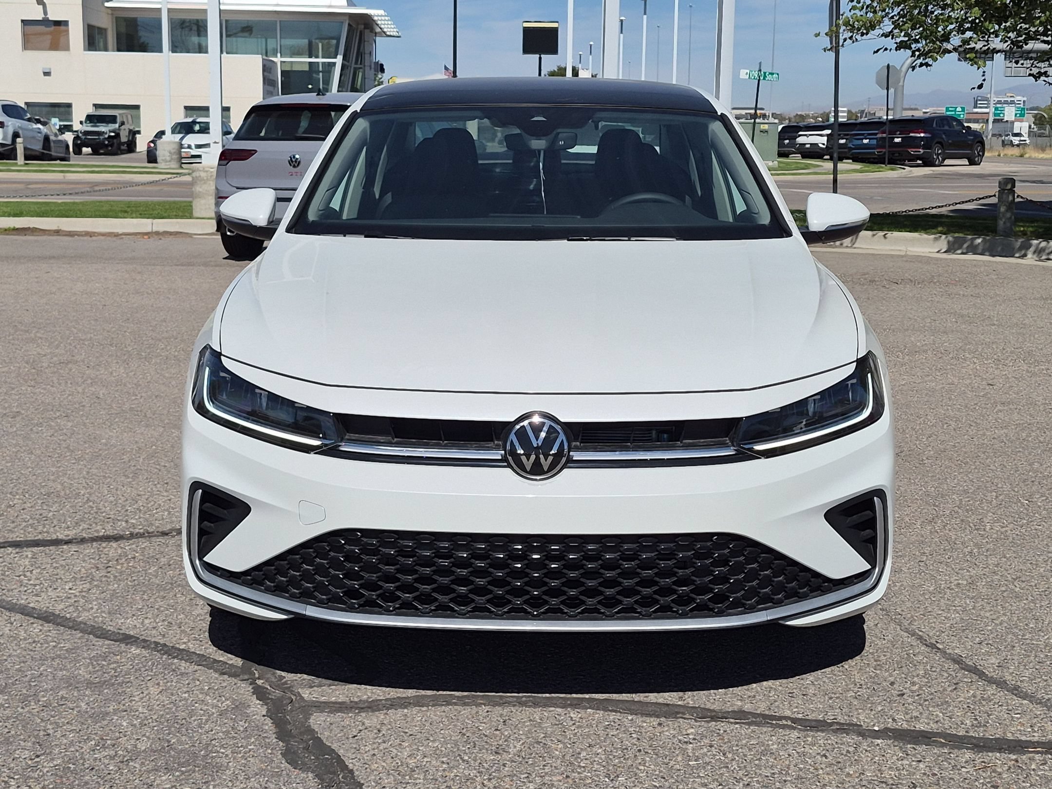 New 2027 Opal White Pearl Volkswagen SEL image 9