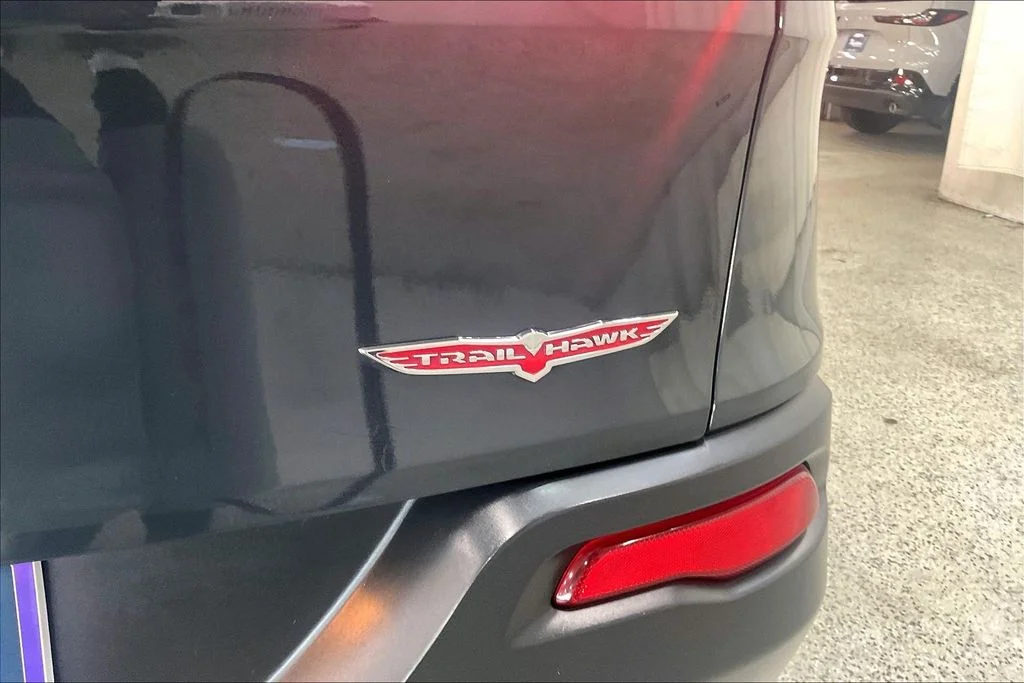 Used 2016 Black Jeep Trailhawk image 7
