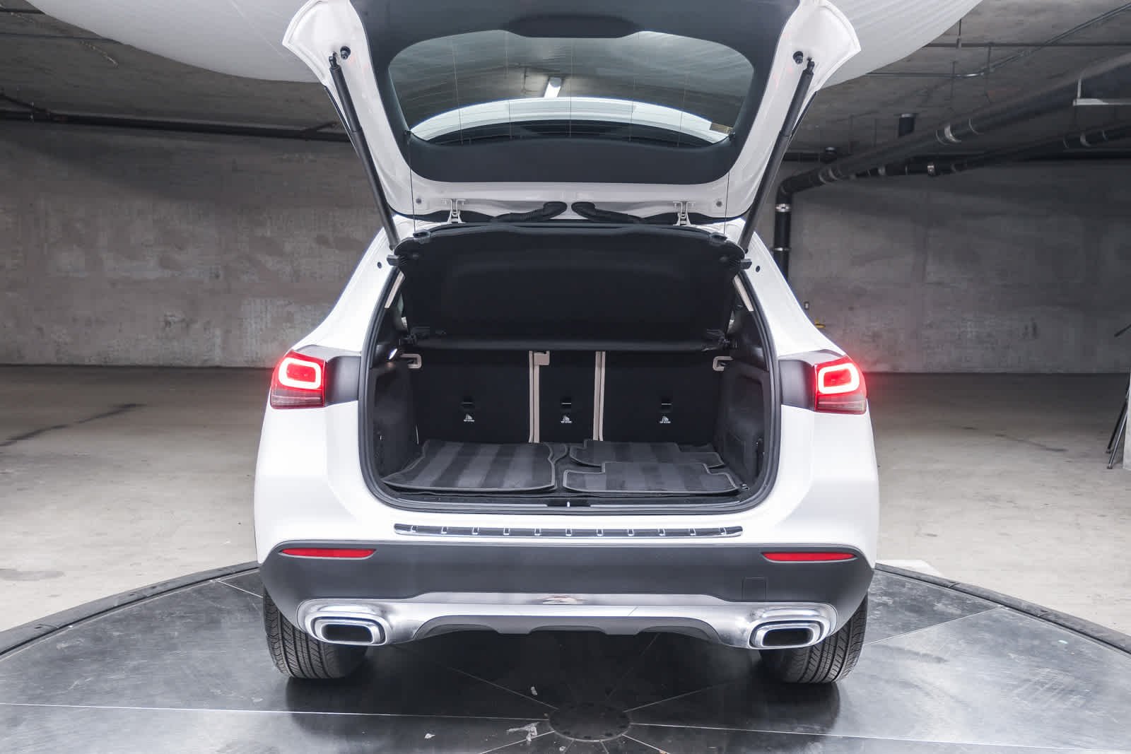 Used 2021 Polar White Mercedes-Benz GLA 250 image 21