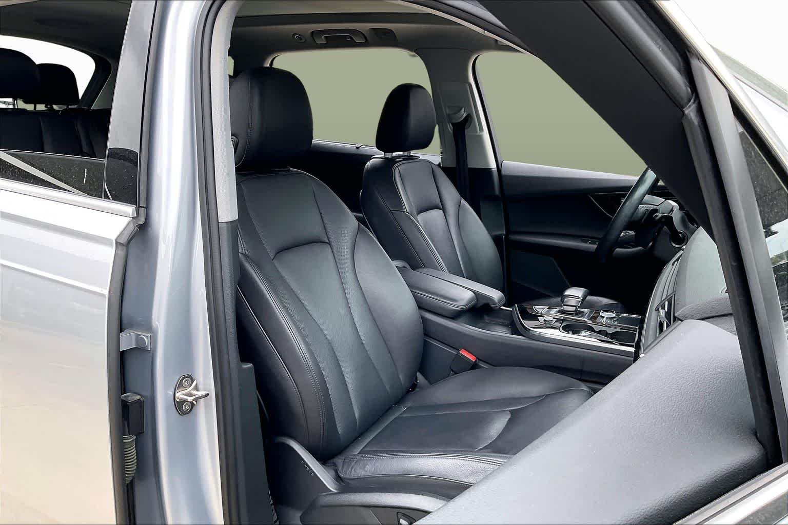 Used 2018 Florett Silver Metallic Audi Prestige image 9