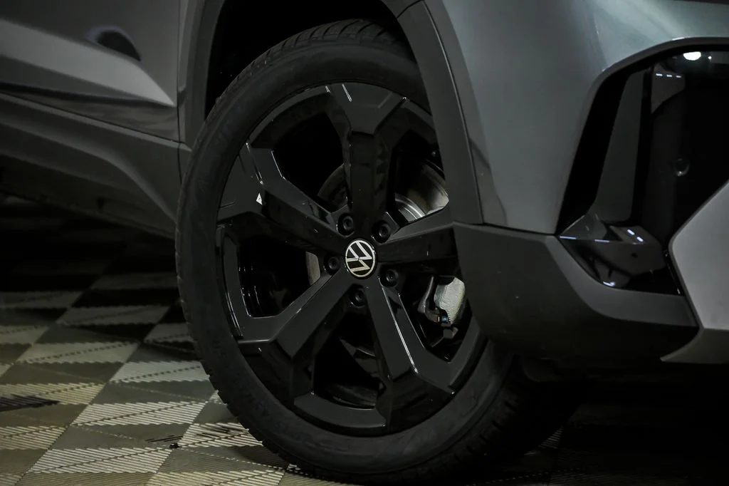 New 2026 Gray Volkswagen 1.5T SEL image 3