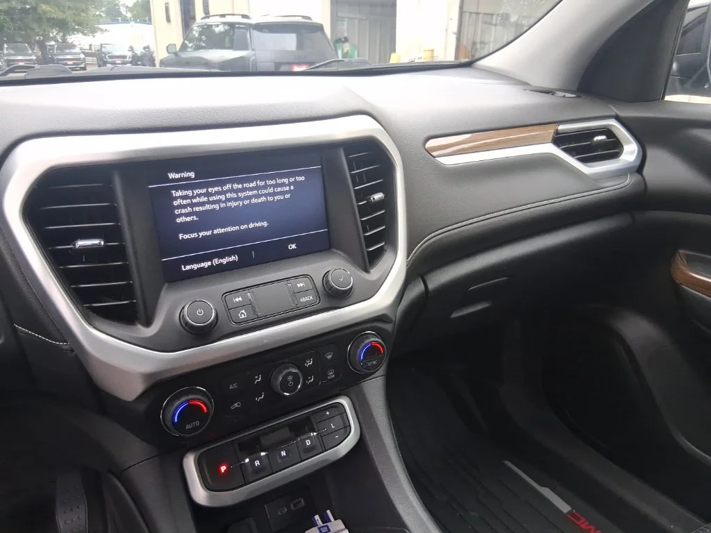 Used 2022 White GMC SLE image 14
