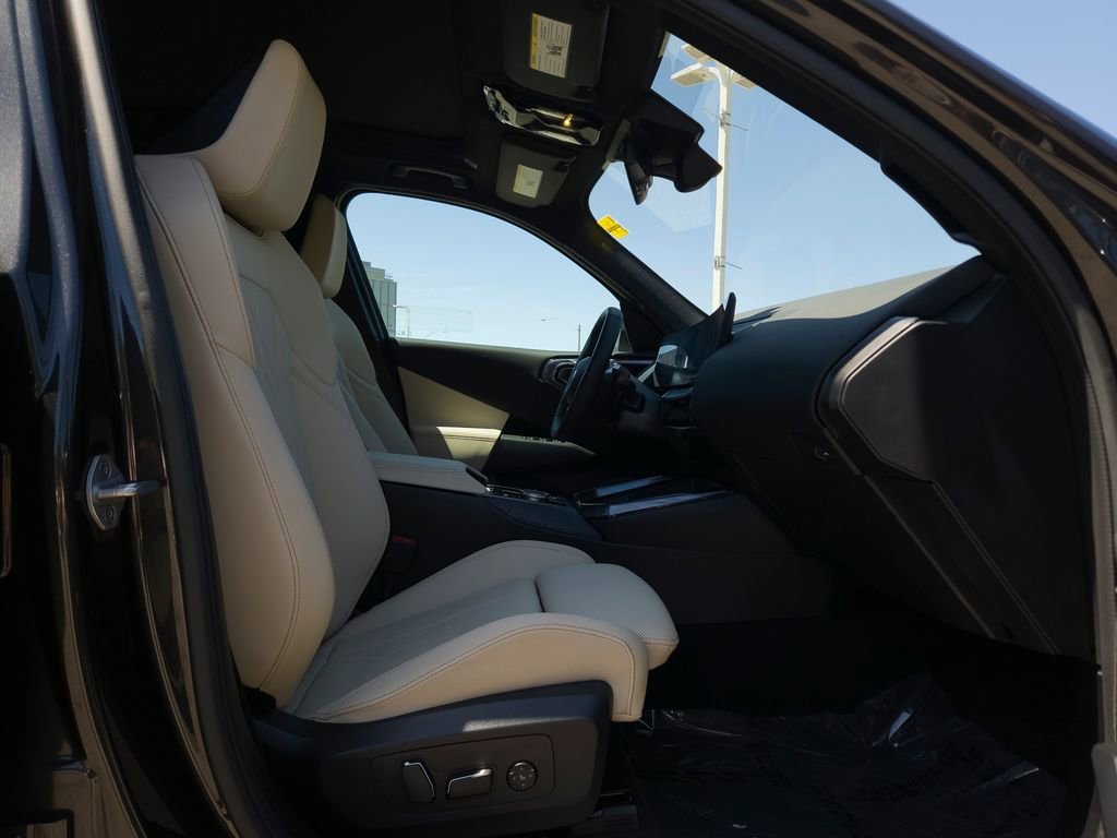Used 2025 Dark Graphite Metallic BMW 30 xDrive image 22
