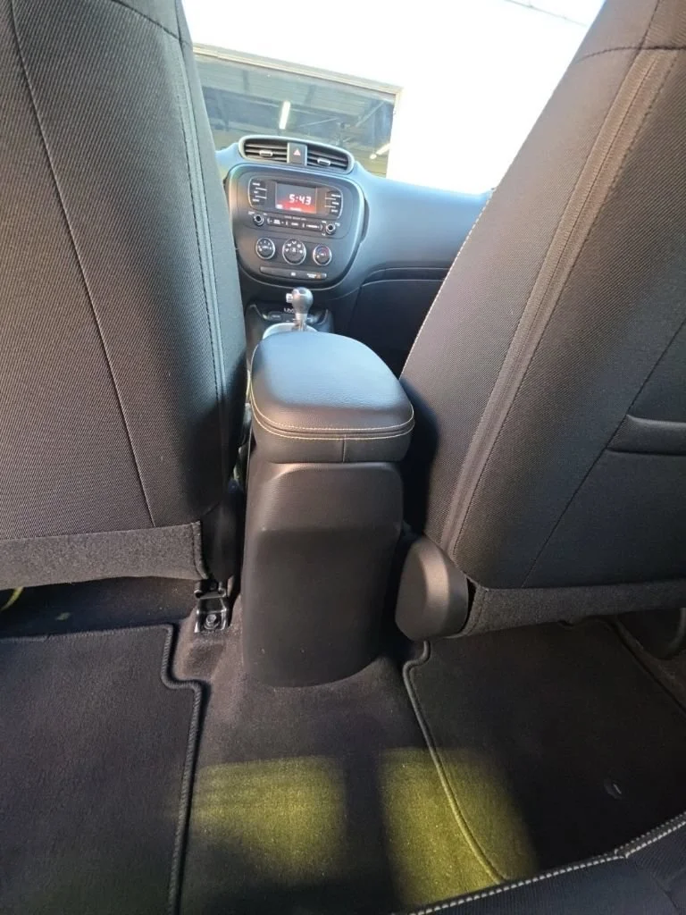 Used 2015 Green Kia + image 19