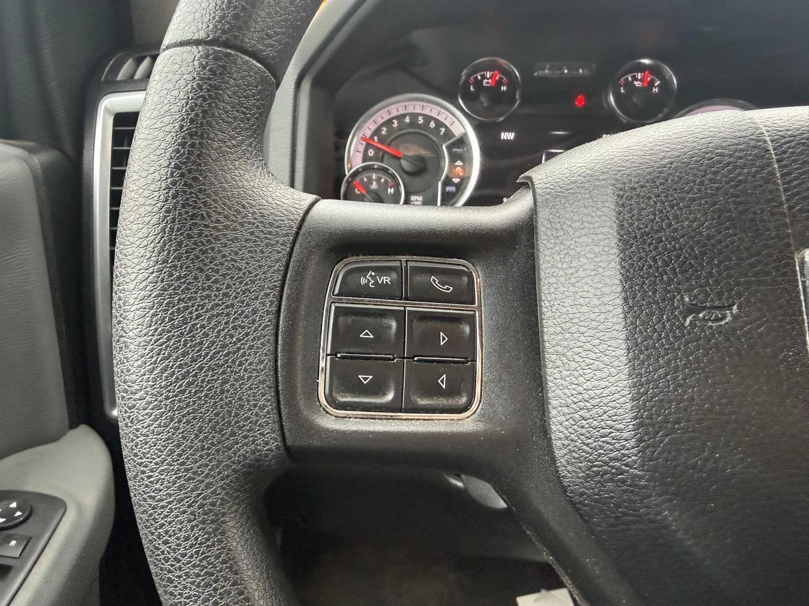 Used 2020 Granite Crystal Metallic Clearcoat Ram Warlock image 14