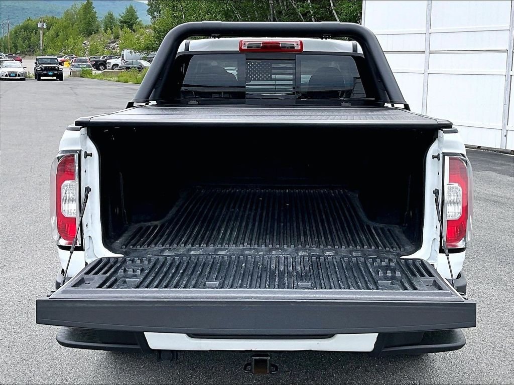 Used 2021 White GMC AT4 w/Cloth image 29