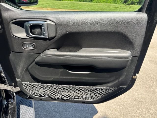 Used 2019 Black Jeep Unlimited Sahara image 9