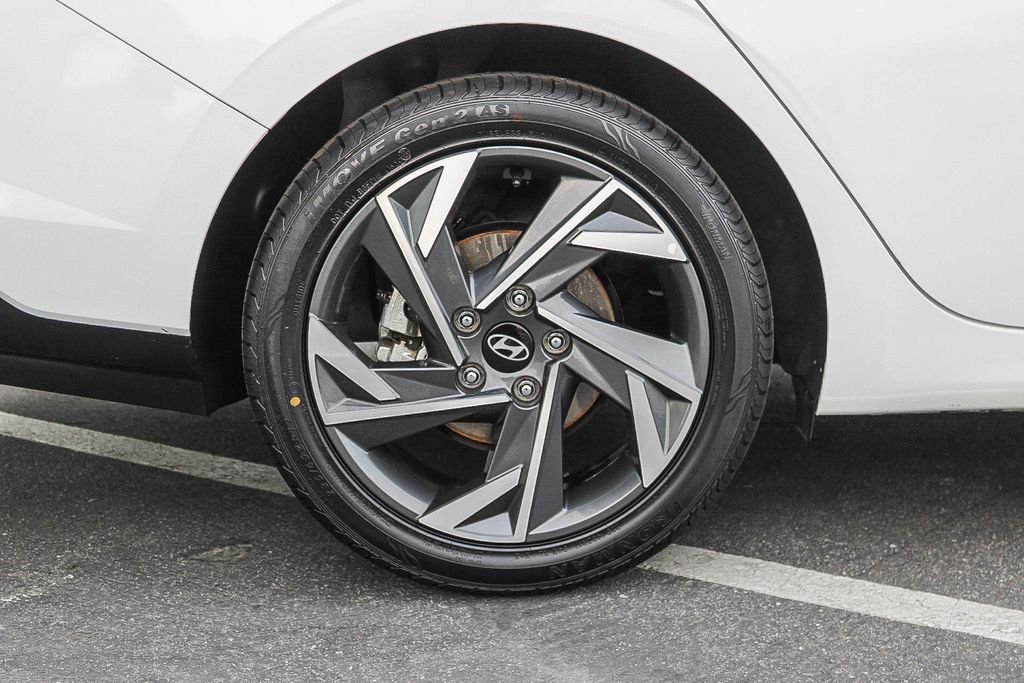 2024 Hyundai Elantra SEL - Photo 11