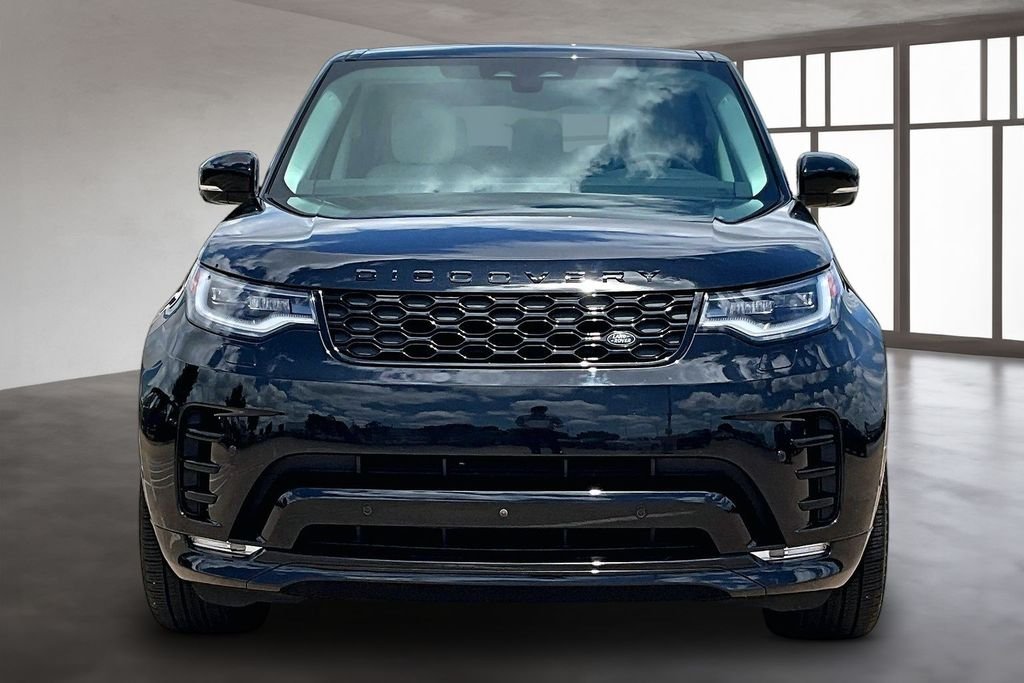 Used 2025 Black Land Rover Dynamic SE image 3