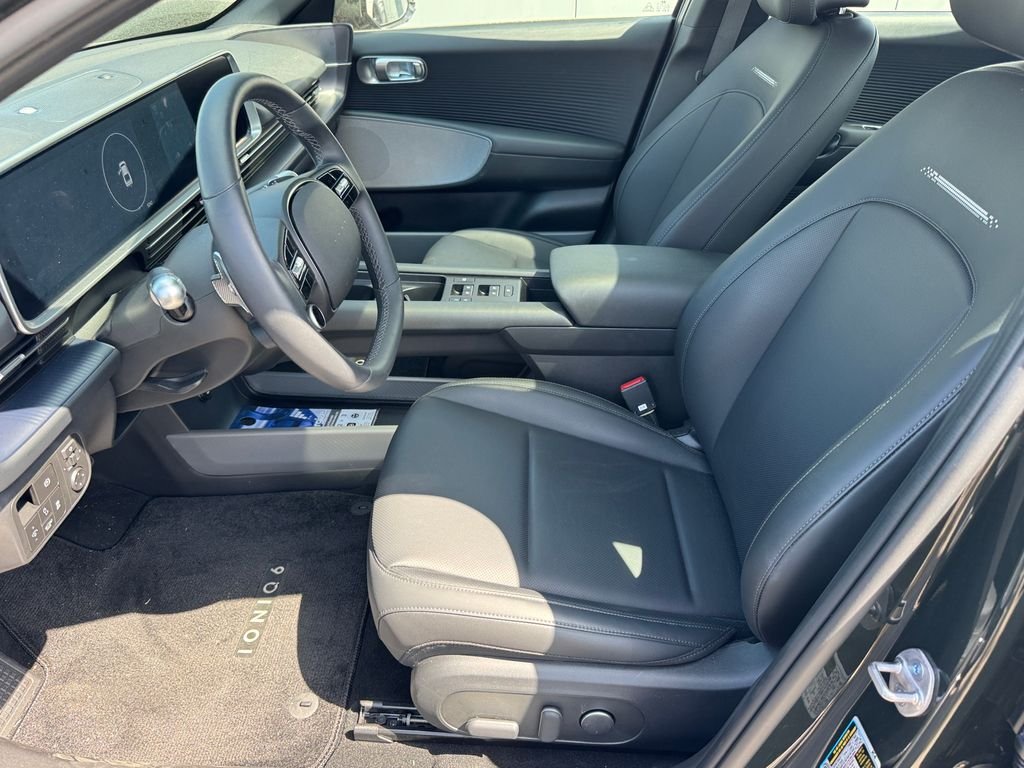Used 2023 Green Hyundai Limited image 19