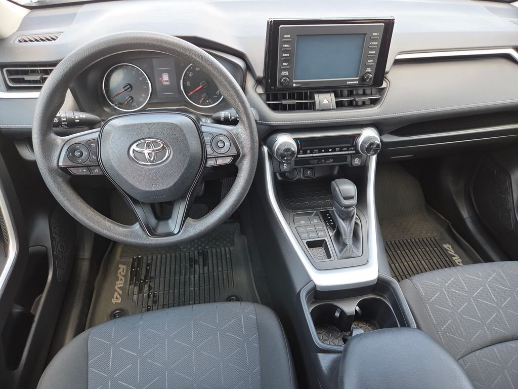 Used 2020 White Toyota XLE image 18