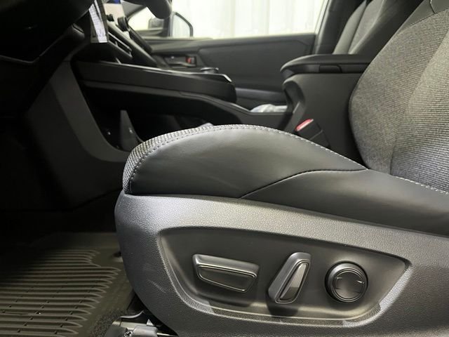 New 2026 Wind Chill Pearl <sup>1</sup> Toyota  XLE image 15