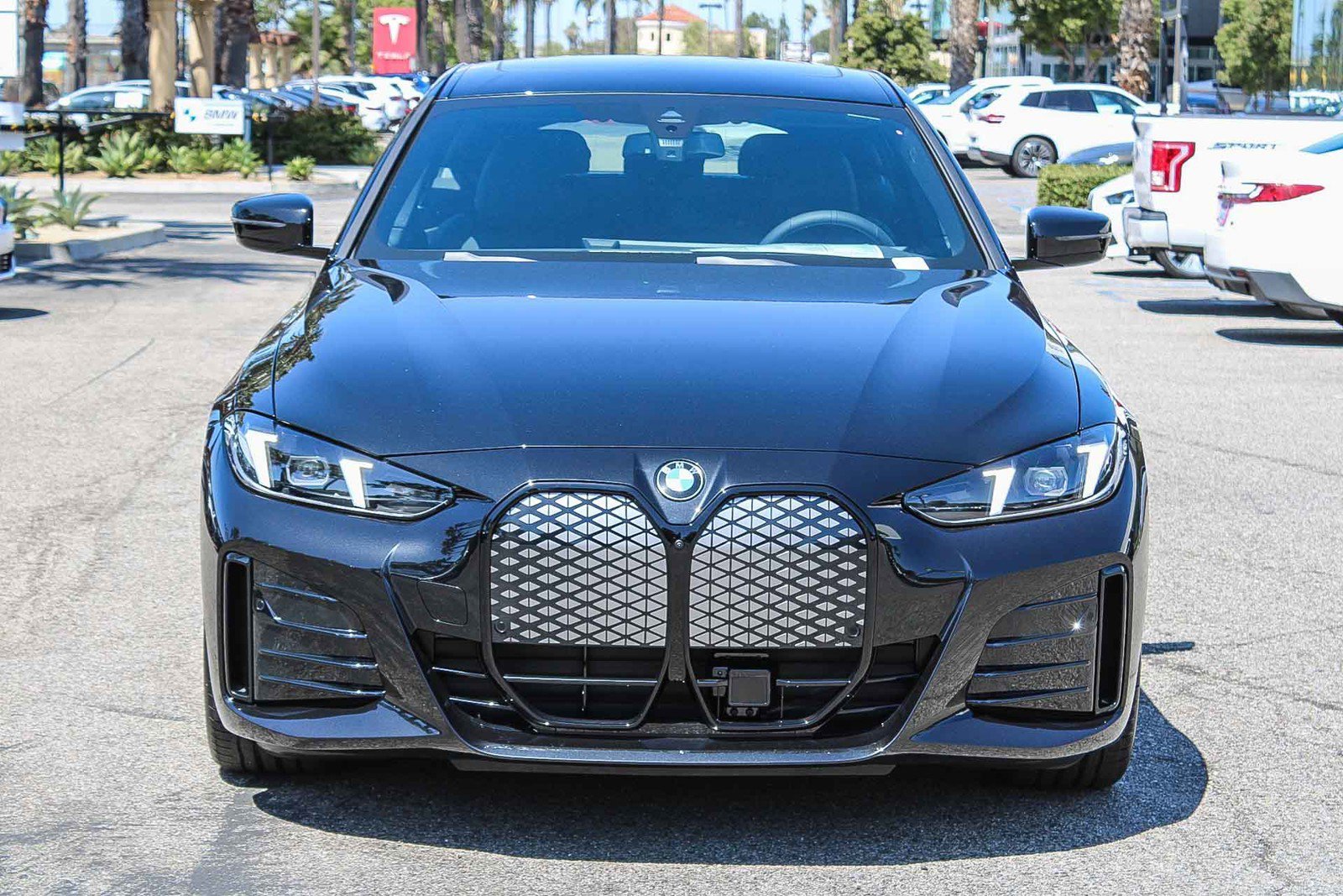 New 2026 Black Sapphire Metallic BMW xDrive40 image 2