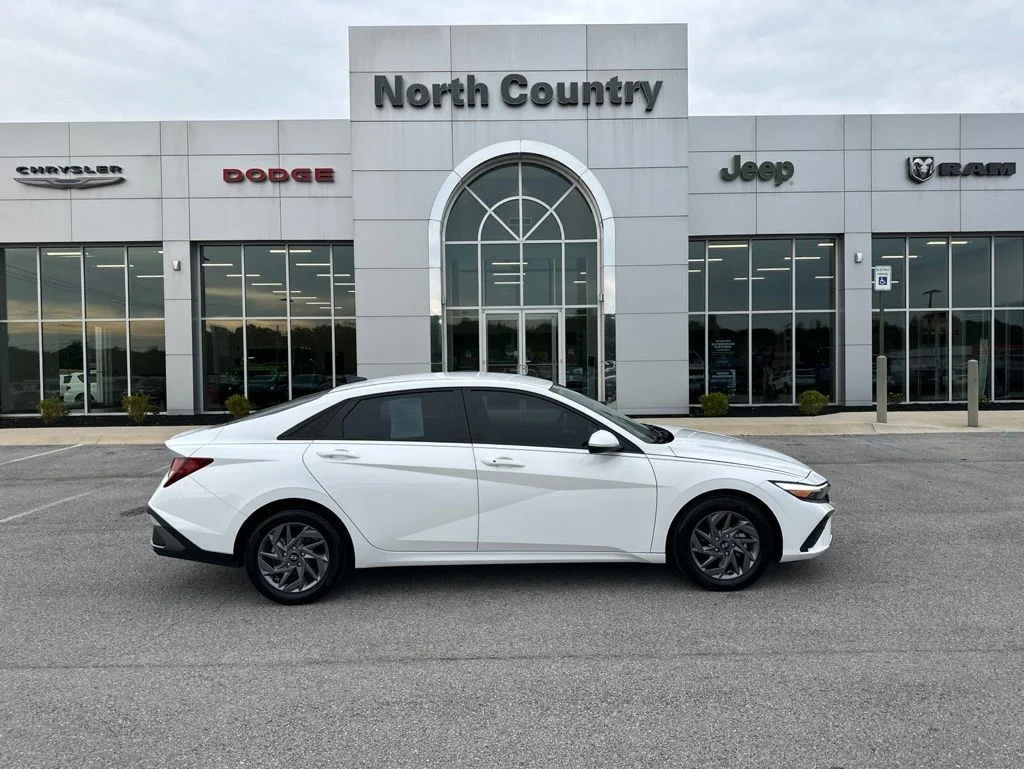 2024 Hyundai Elantra 2.0 SEL IVT's photo