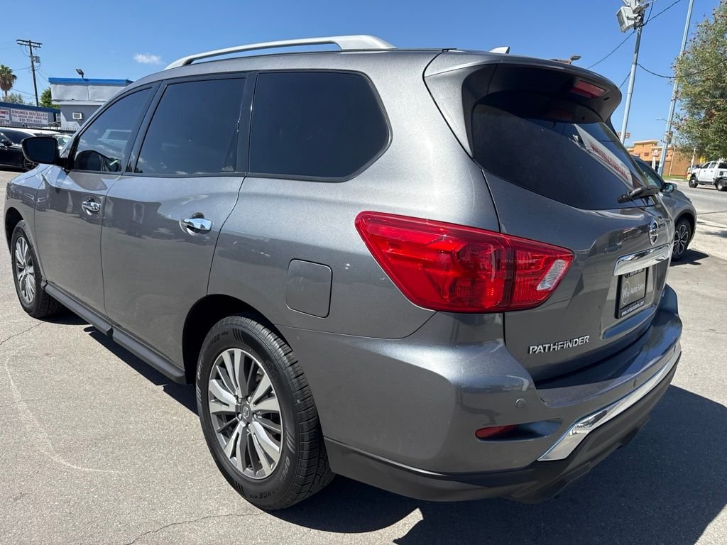 Used 2020 Gray Nissan S image 4