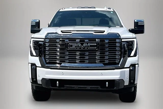 Used 2024 White GMC Denali Ultimate image 3