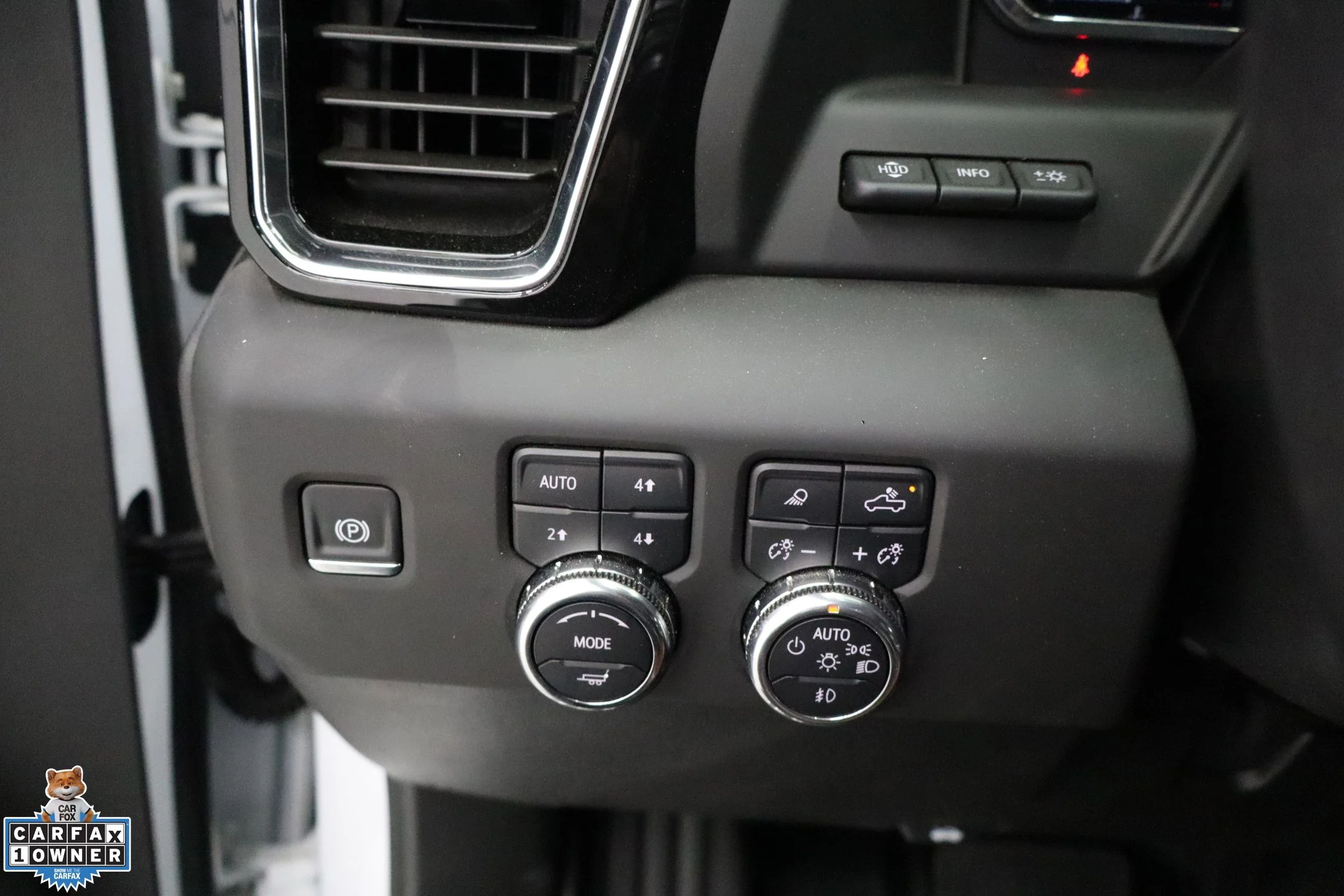 Used 2025 White GMC Denali Ultimate image 13