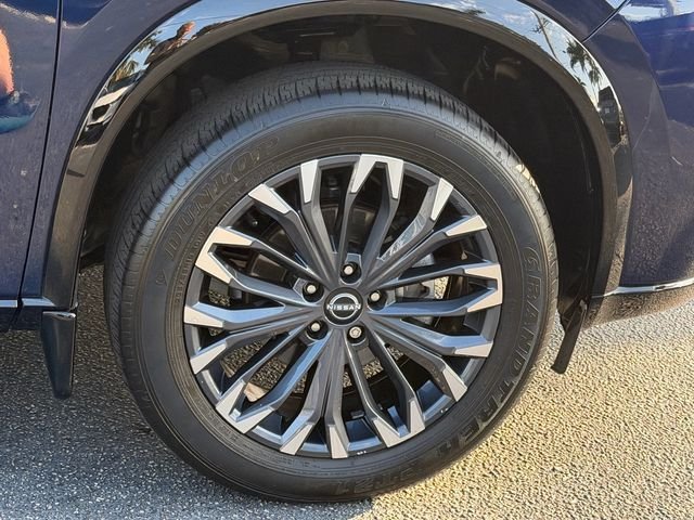 Used 2024 Blue Nissan Platinum image 9