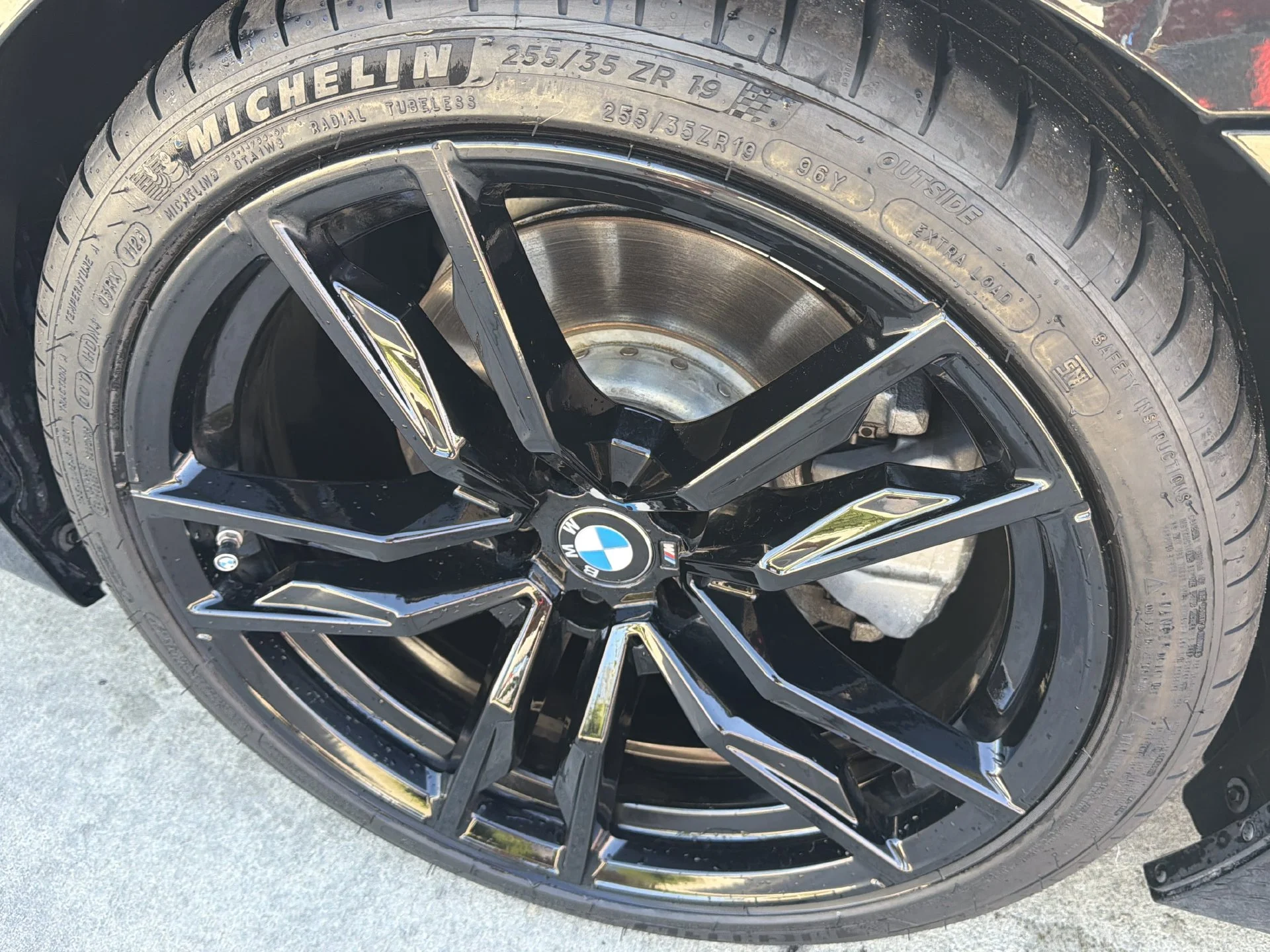 Used 2019 Black Sapphire Metallic BMW sDrive30i image 9