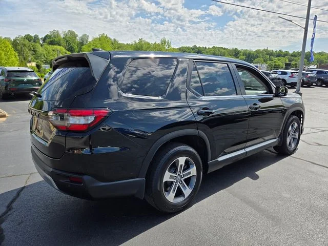 Used 2025 Black Honda EX-L image 8