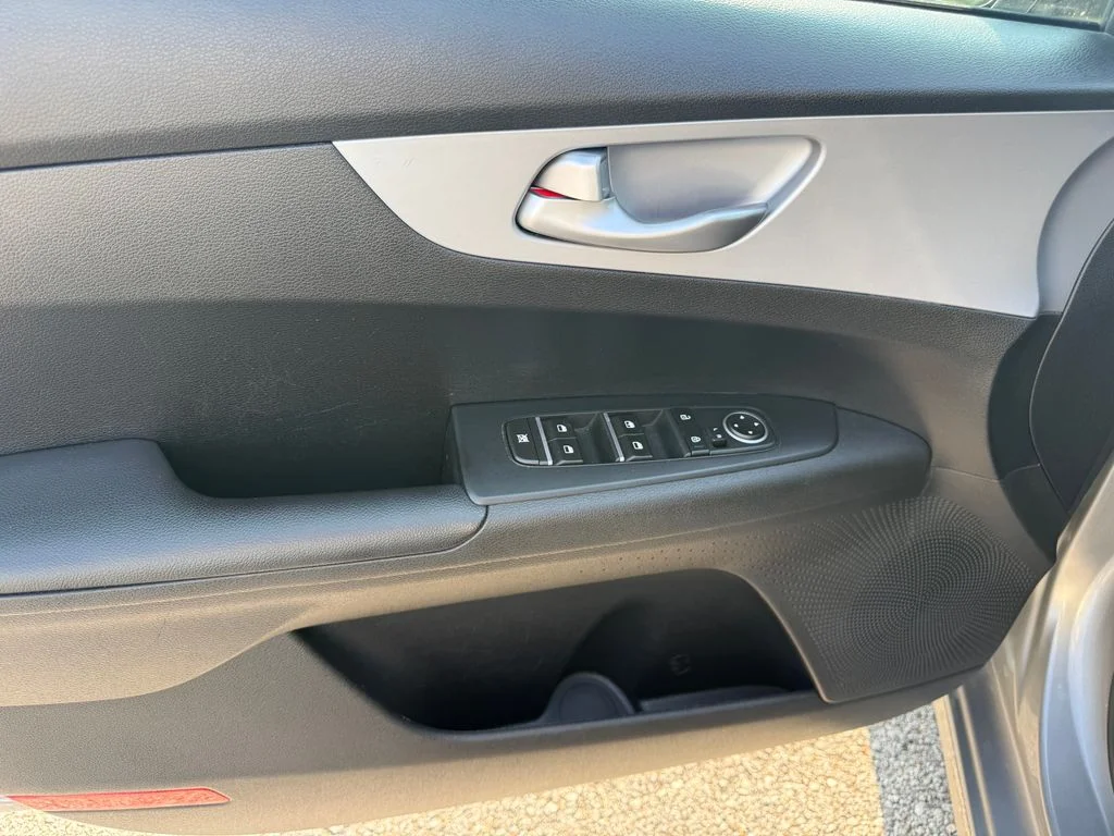 Used 2024 Gray Kia LXS image 5