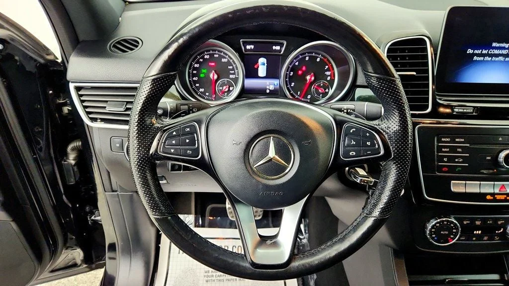 Used 2019 Black Mercedes-Benz GLE 400 4MATIC® SUV w/ Premium 1 & Parking Assist Pkgs image 13