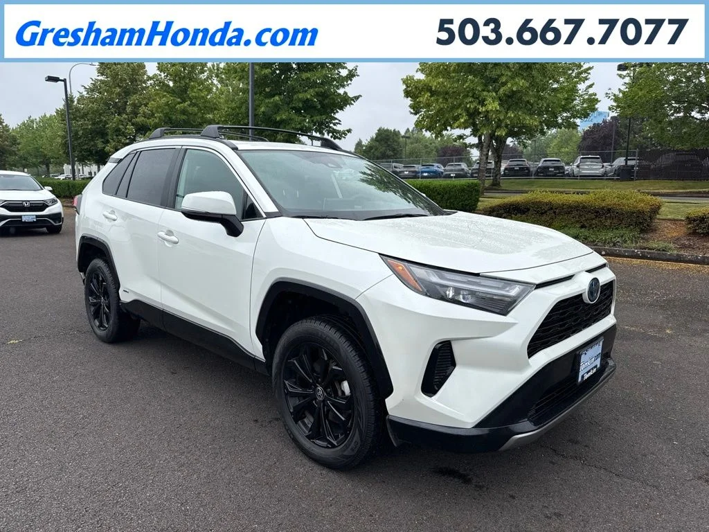 Used 2022 Blizzard Pearl Toyota SE image 1