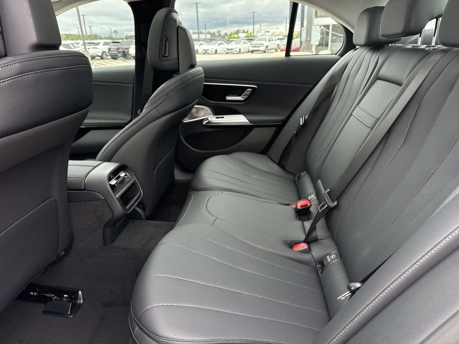 2026 Mercedes-Benz E-Class E350 - Photo 6