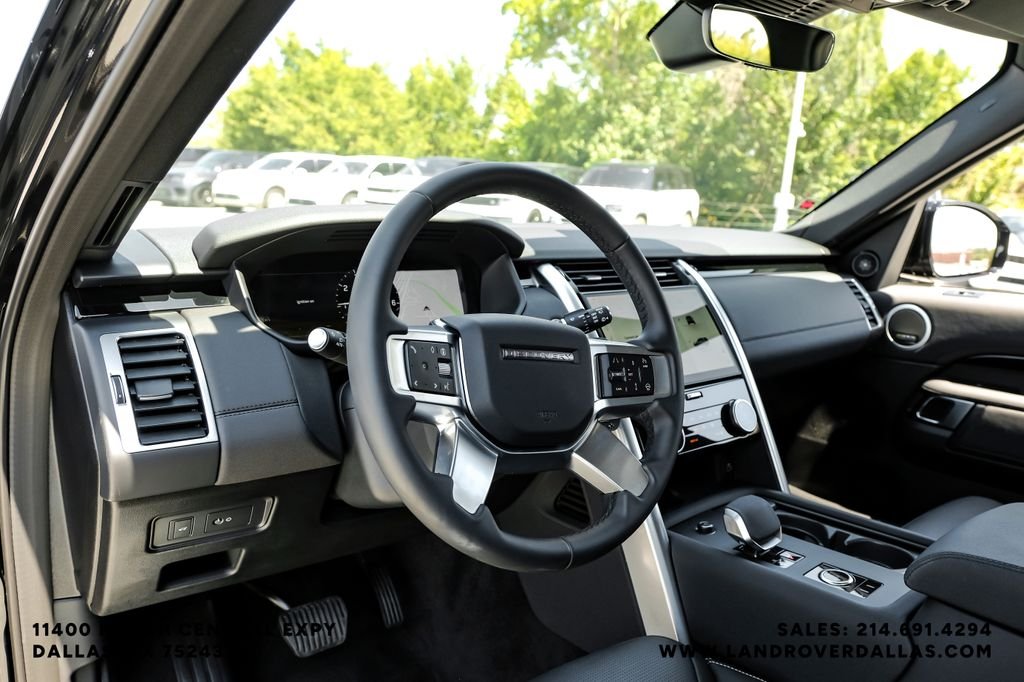 Used 2025 Black Land Rover S image 2