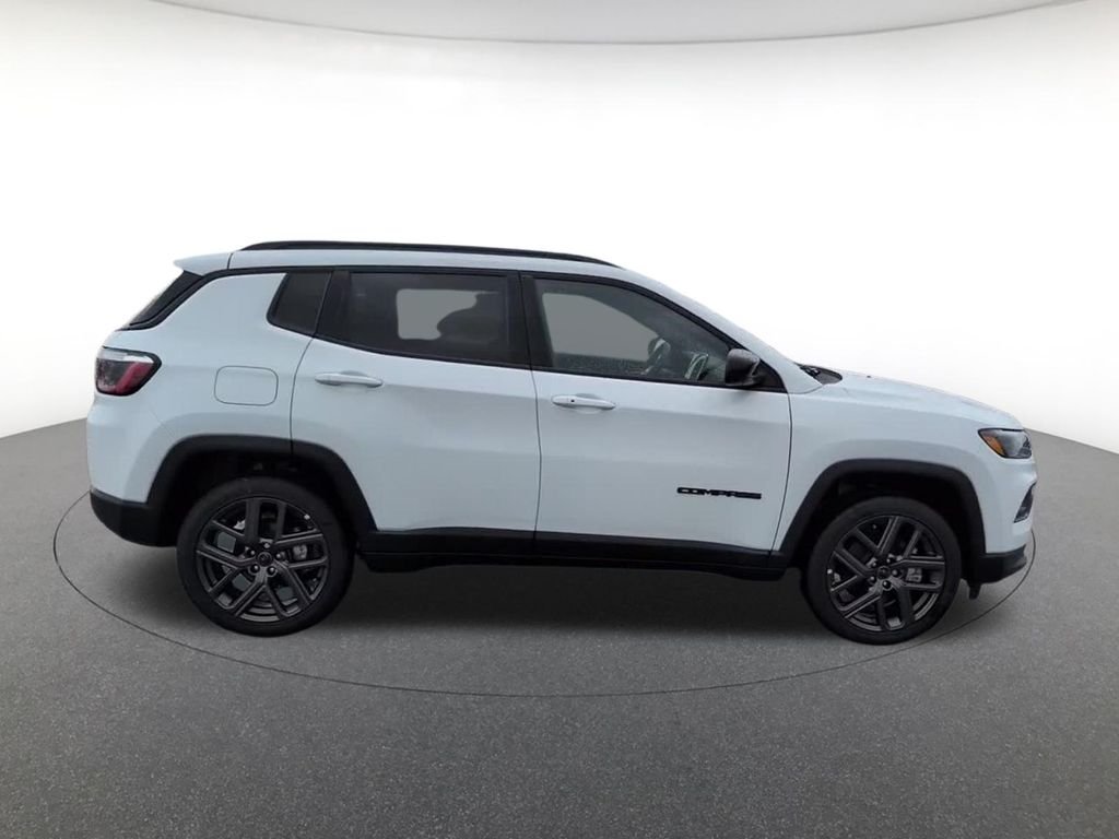 New 2026 White Jeep Latitude image 5